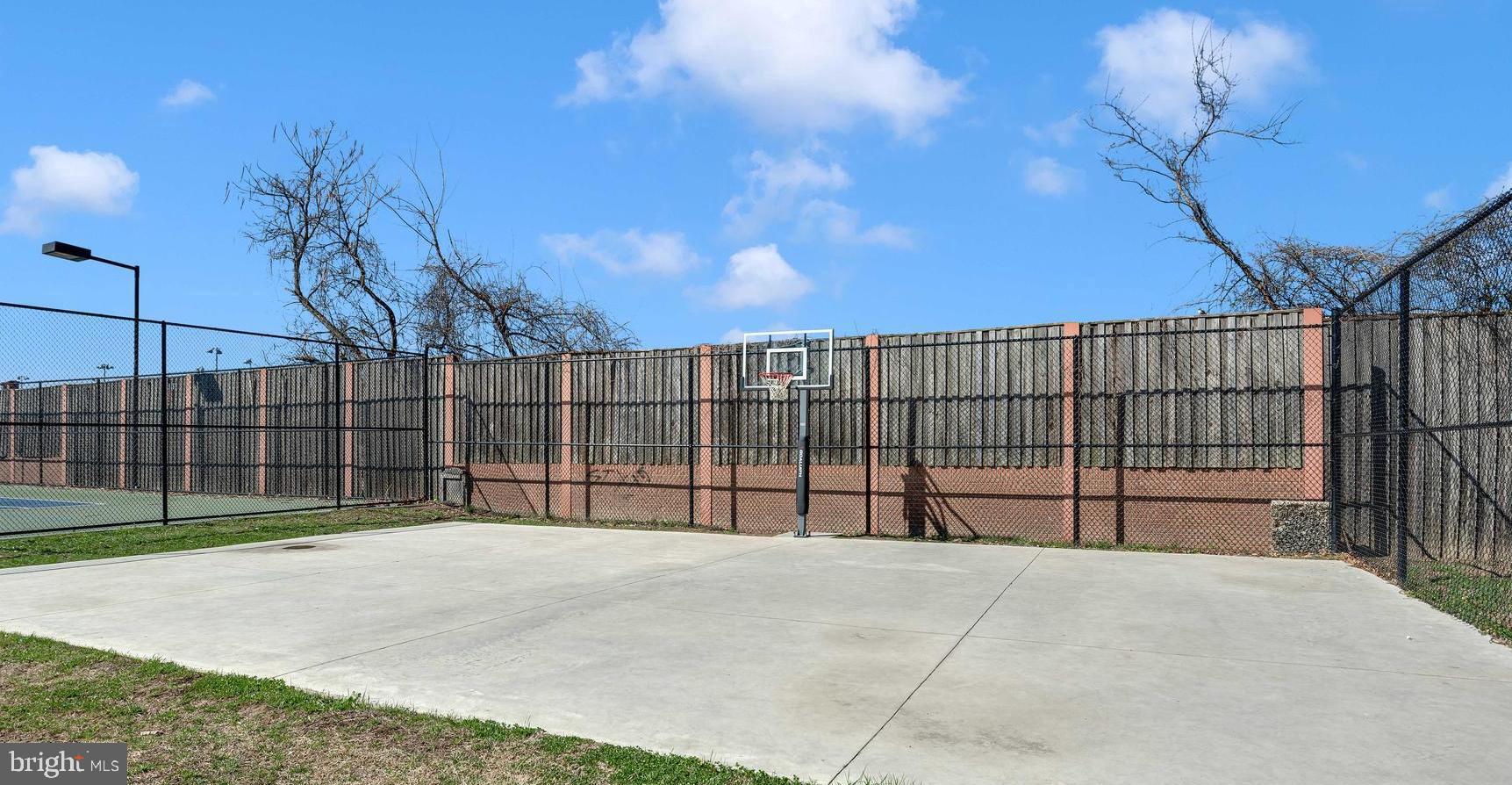 OLD TOWN GREENS - Residential