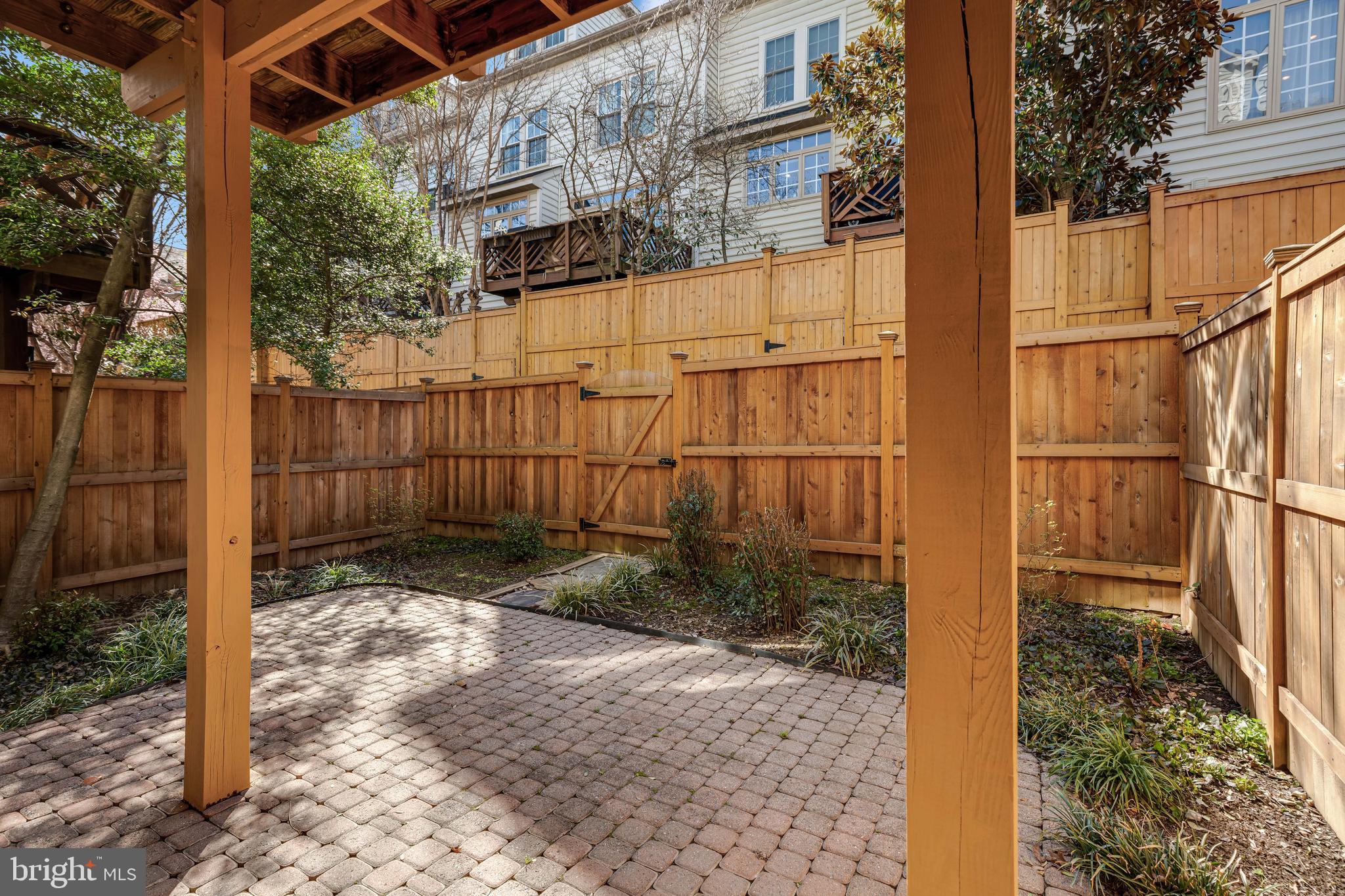 OLD TOWN GREENS - Residential