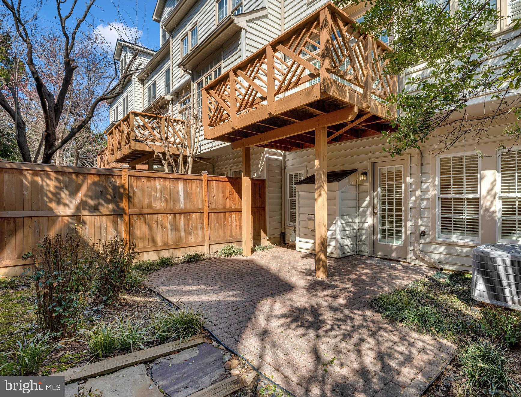 OLD TOWN GREENS - Residential