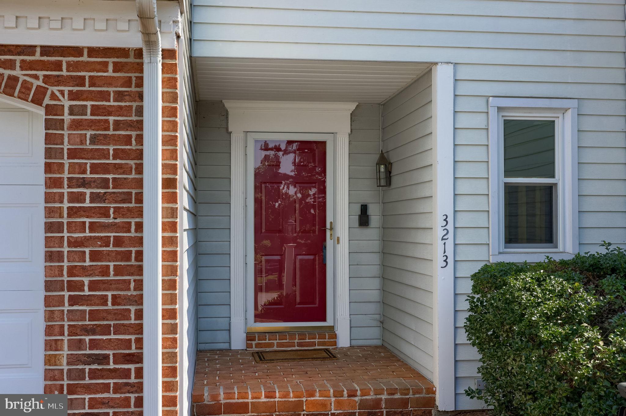 3213 PINEWYN CIRCLE