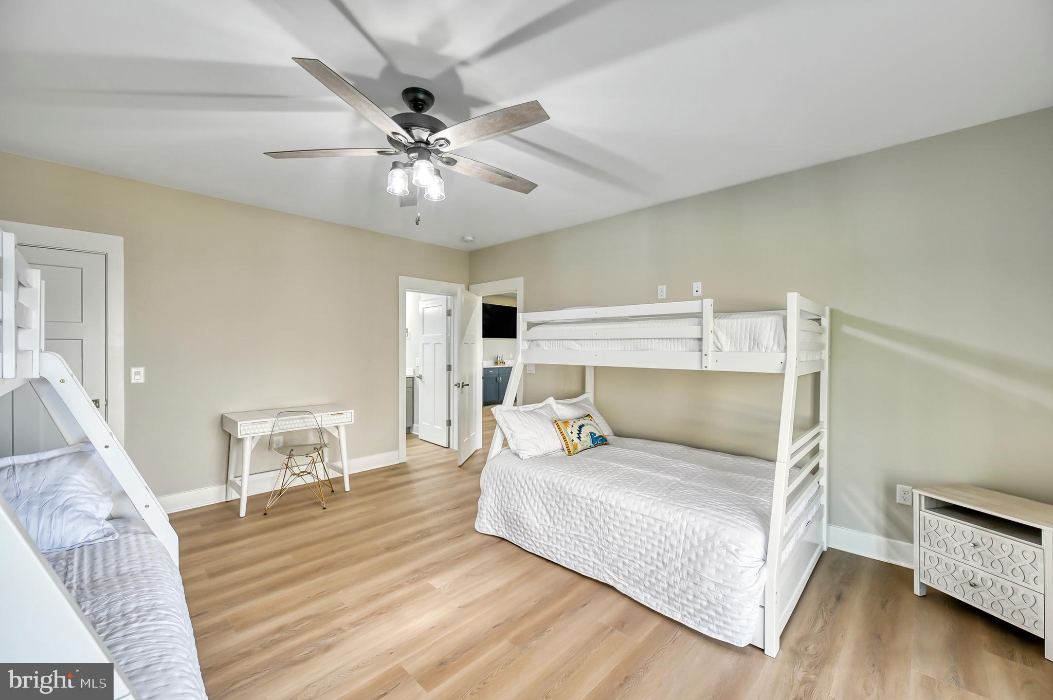 MILL RUN - Residential