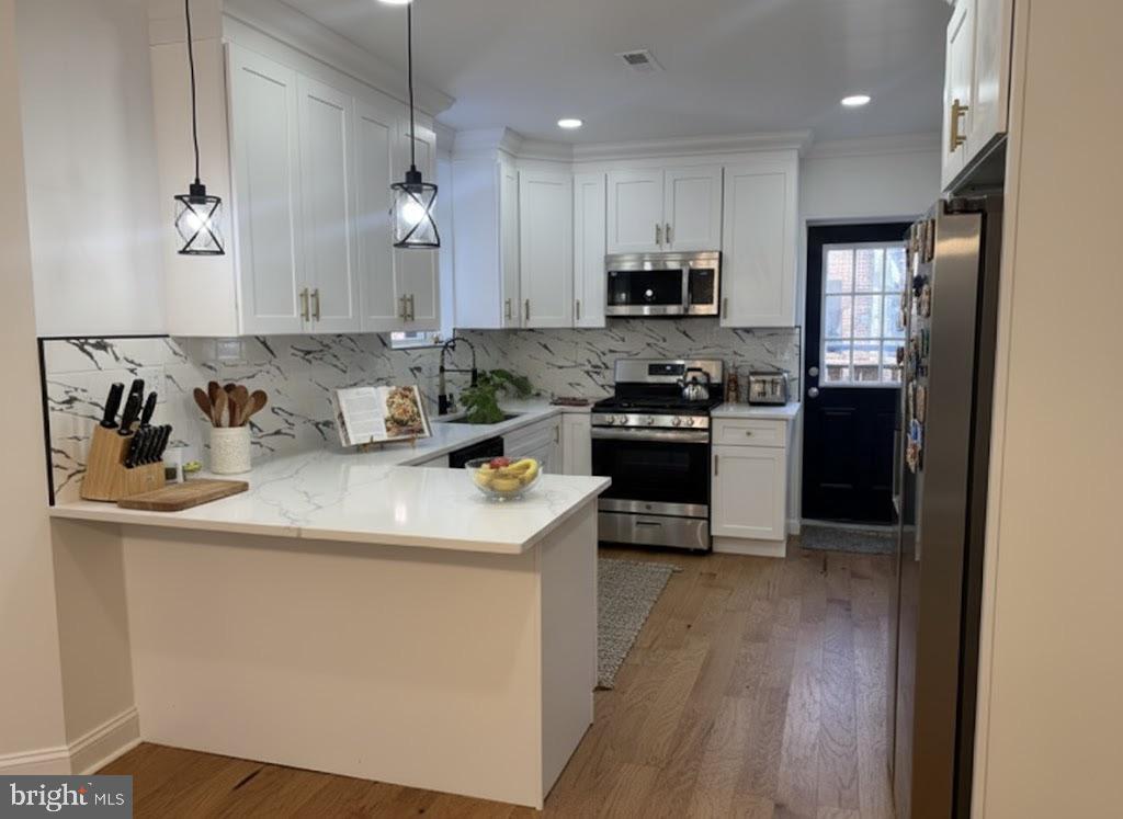 WEST OAK LANE - Residential