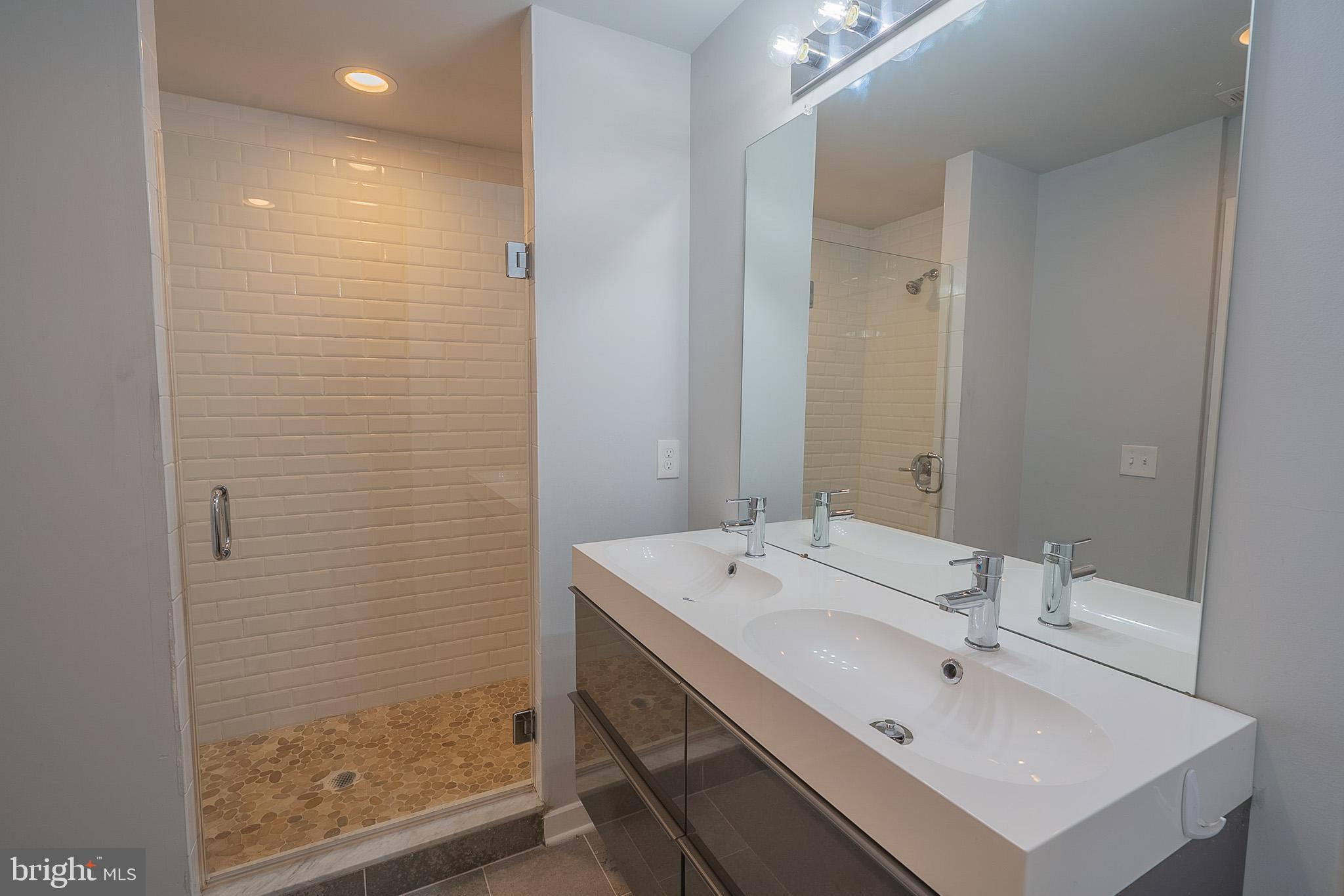 OLDE KENSINGTON - Residential Lease