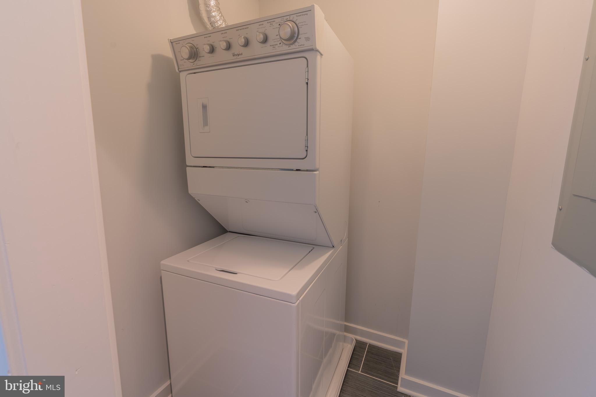 OLDE KENSINGTON - Residential Lease