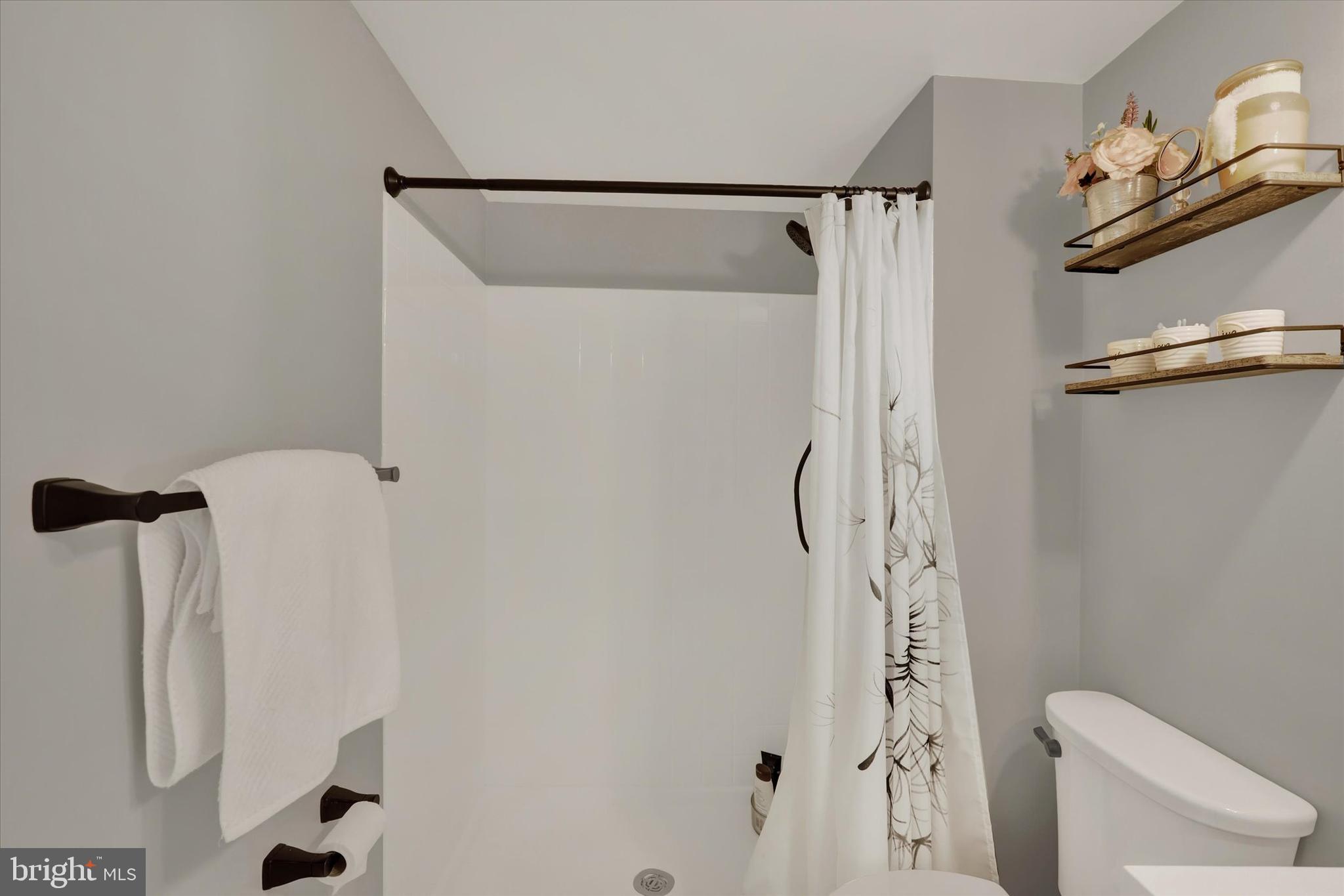 SOCIETY PL - Residential