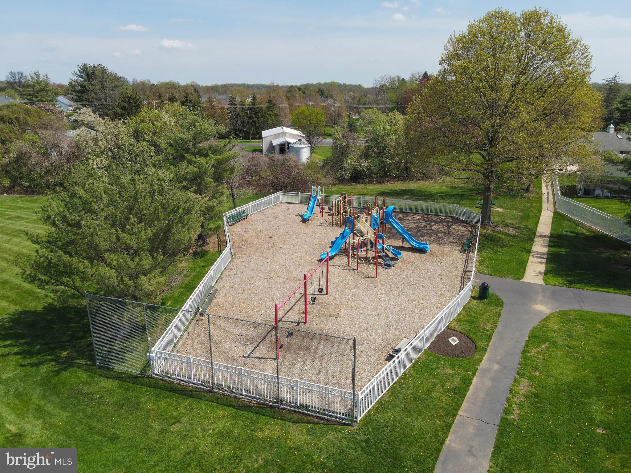 SOCIETY PL - Residential