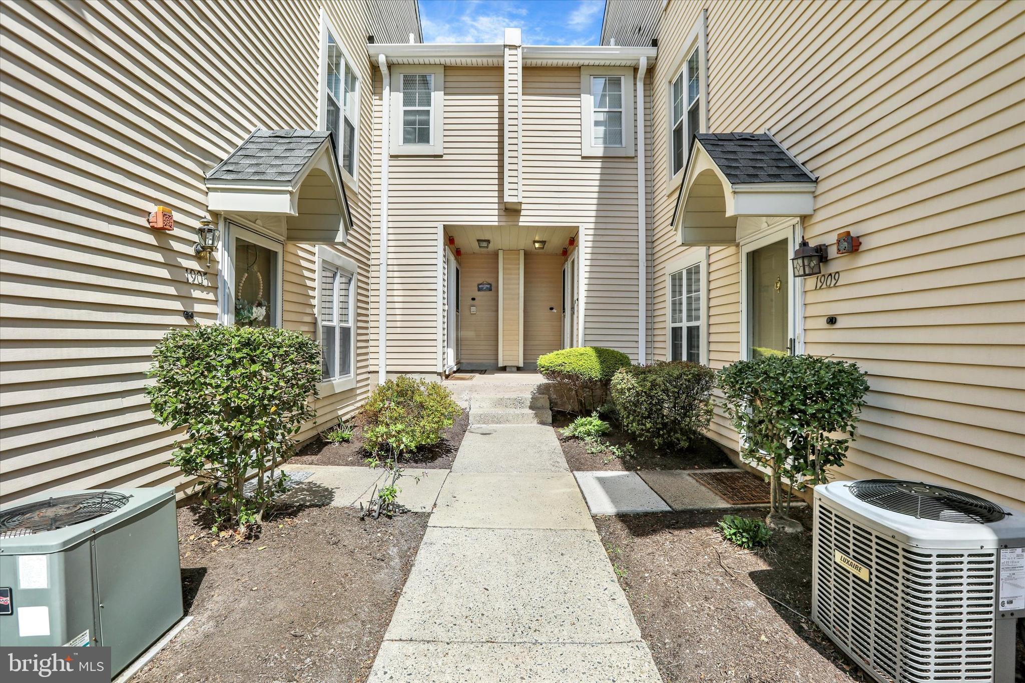 SOCIETY PL - Residential