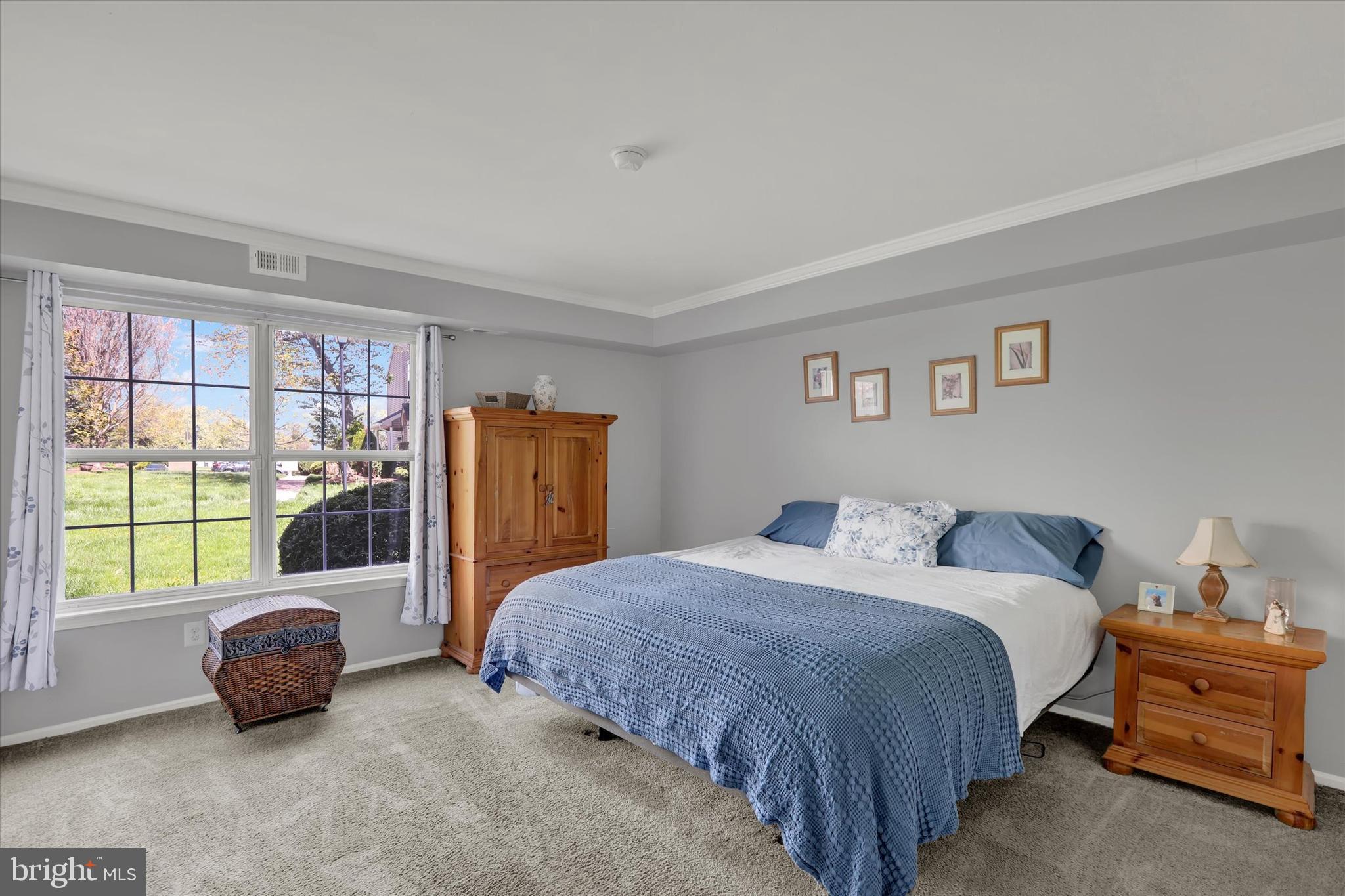 SOCIETY PL - Residential