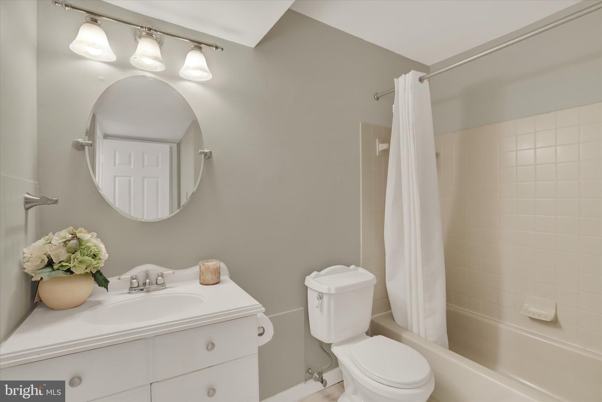 SOCIETY PL - Residential