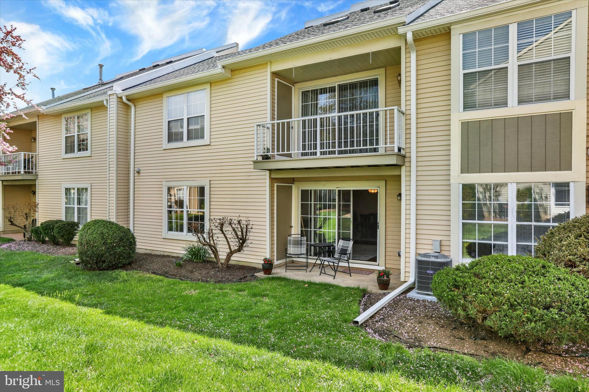 SOCIETY PL - Residential