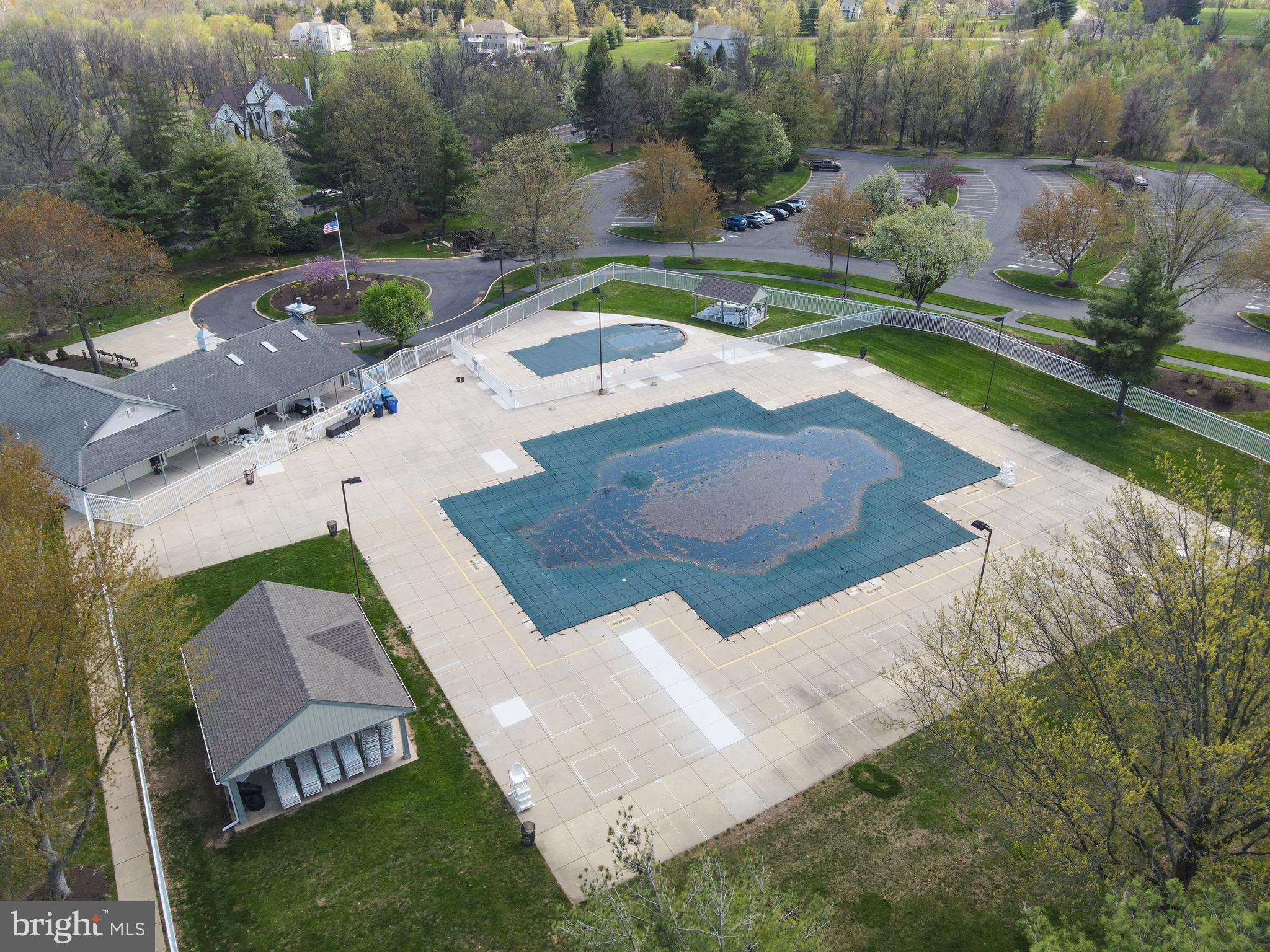 SOCIETY PL - Residential