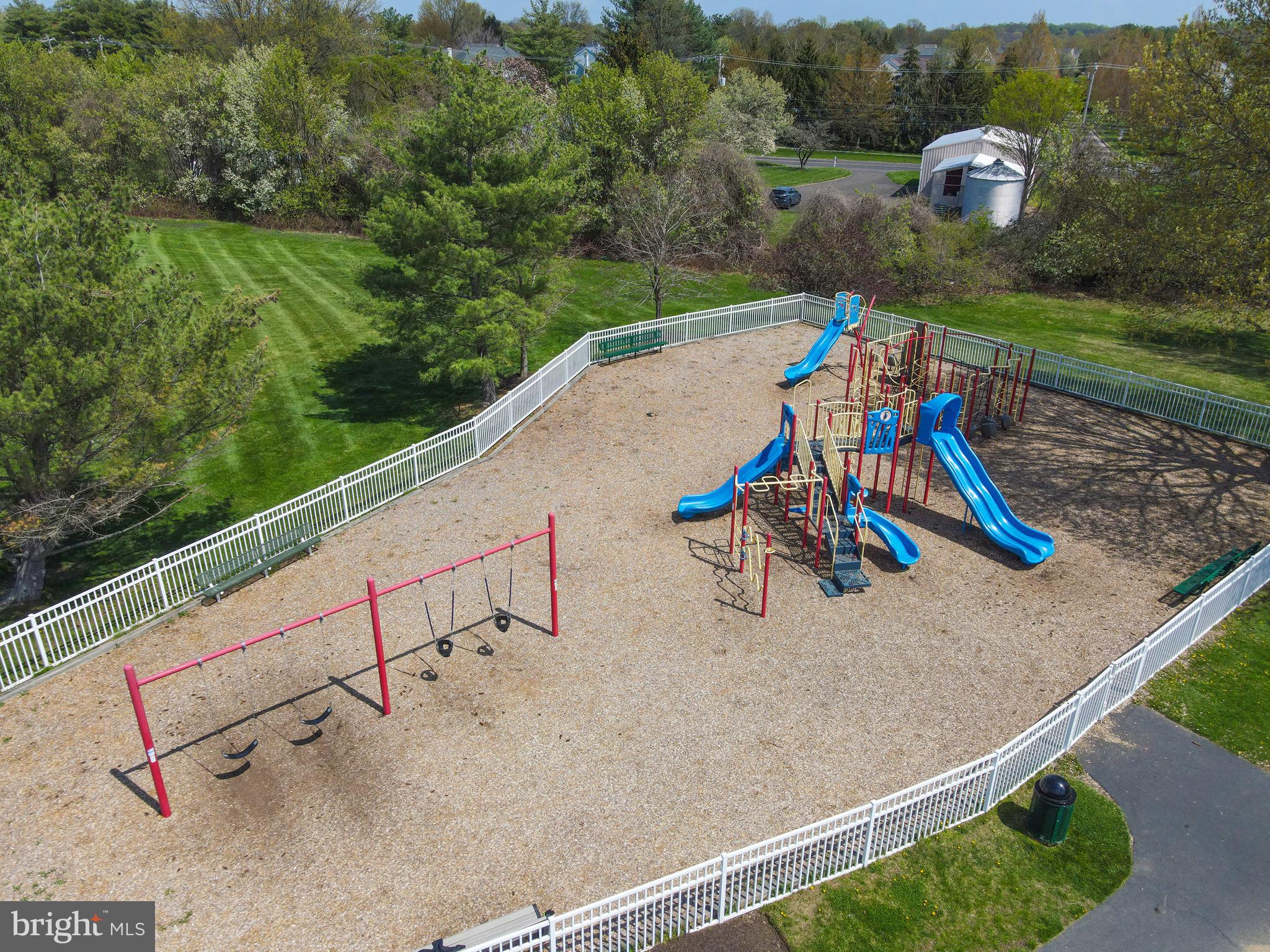 SOCIETY PL - Residential