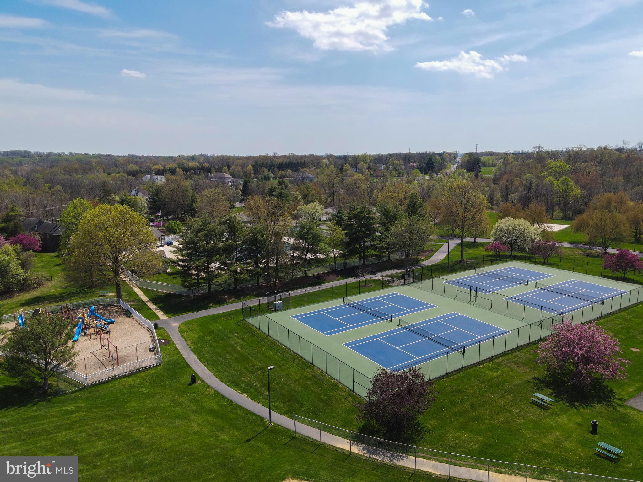 SOCIETY PL - Residential