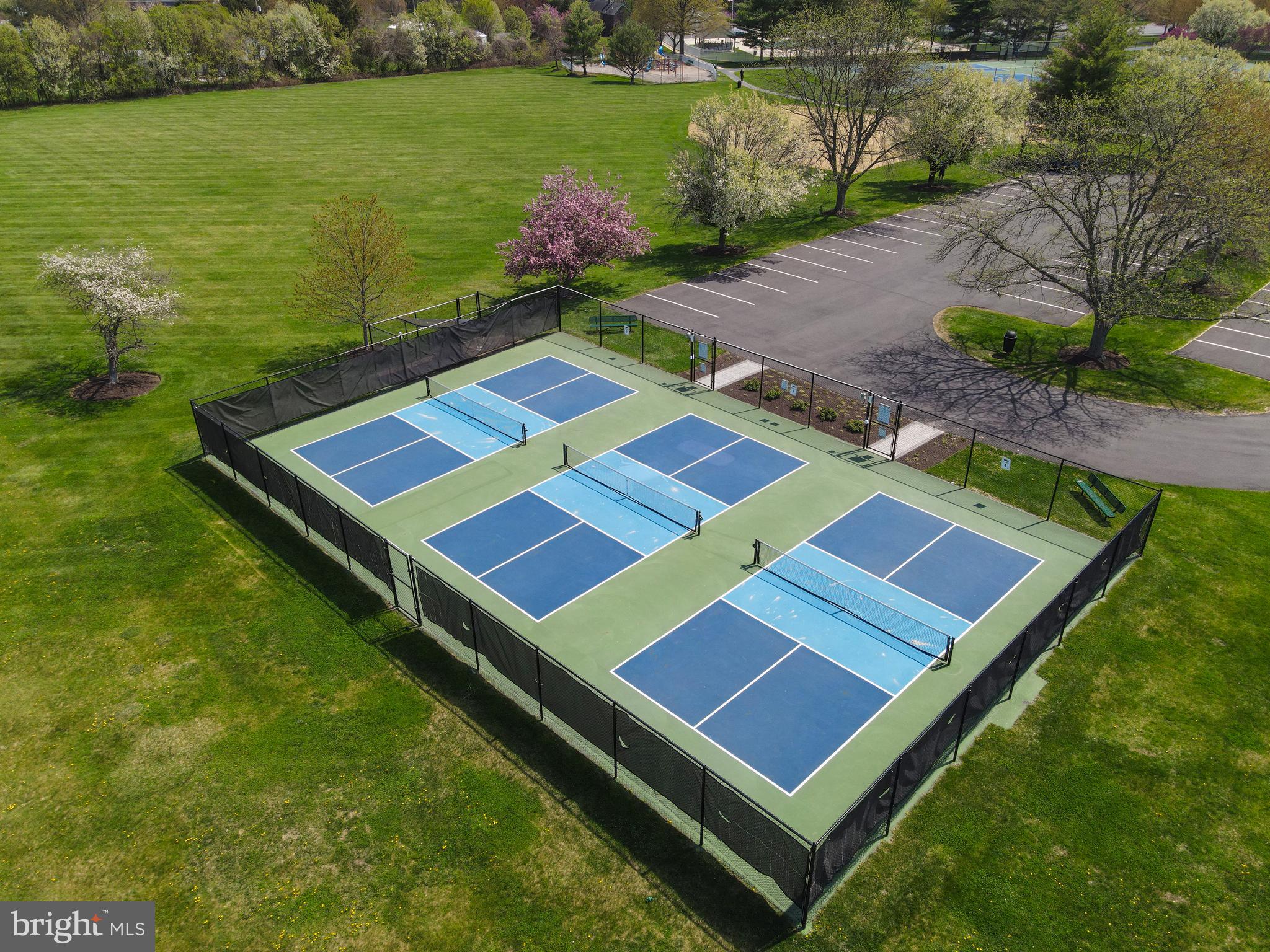 SOCIETY PL - Residential