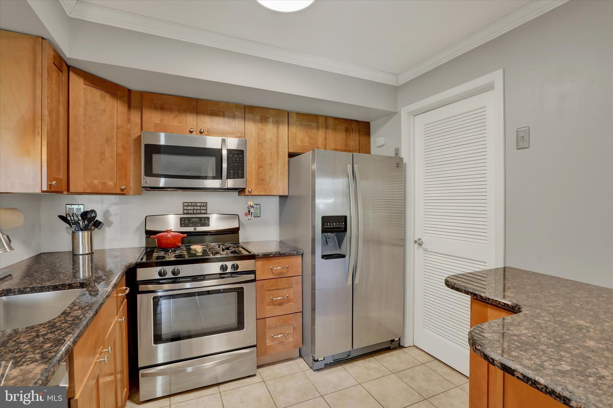 SOCIETY PL - Residential