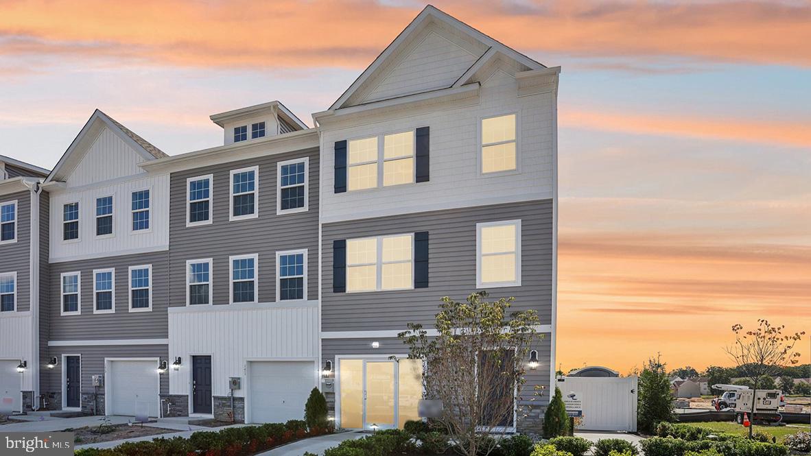 WILTONS CORNER - Residential