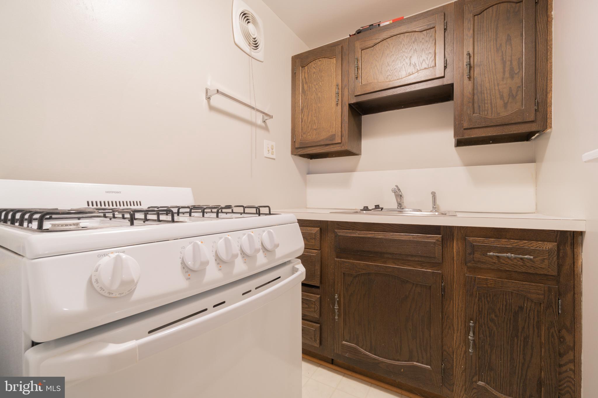 ADDISON HEIGHTS - Residential Lease