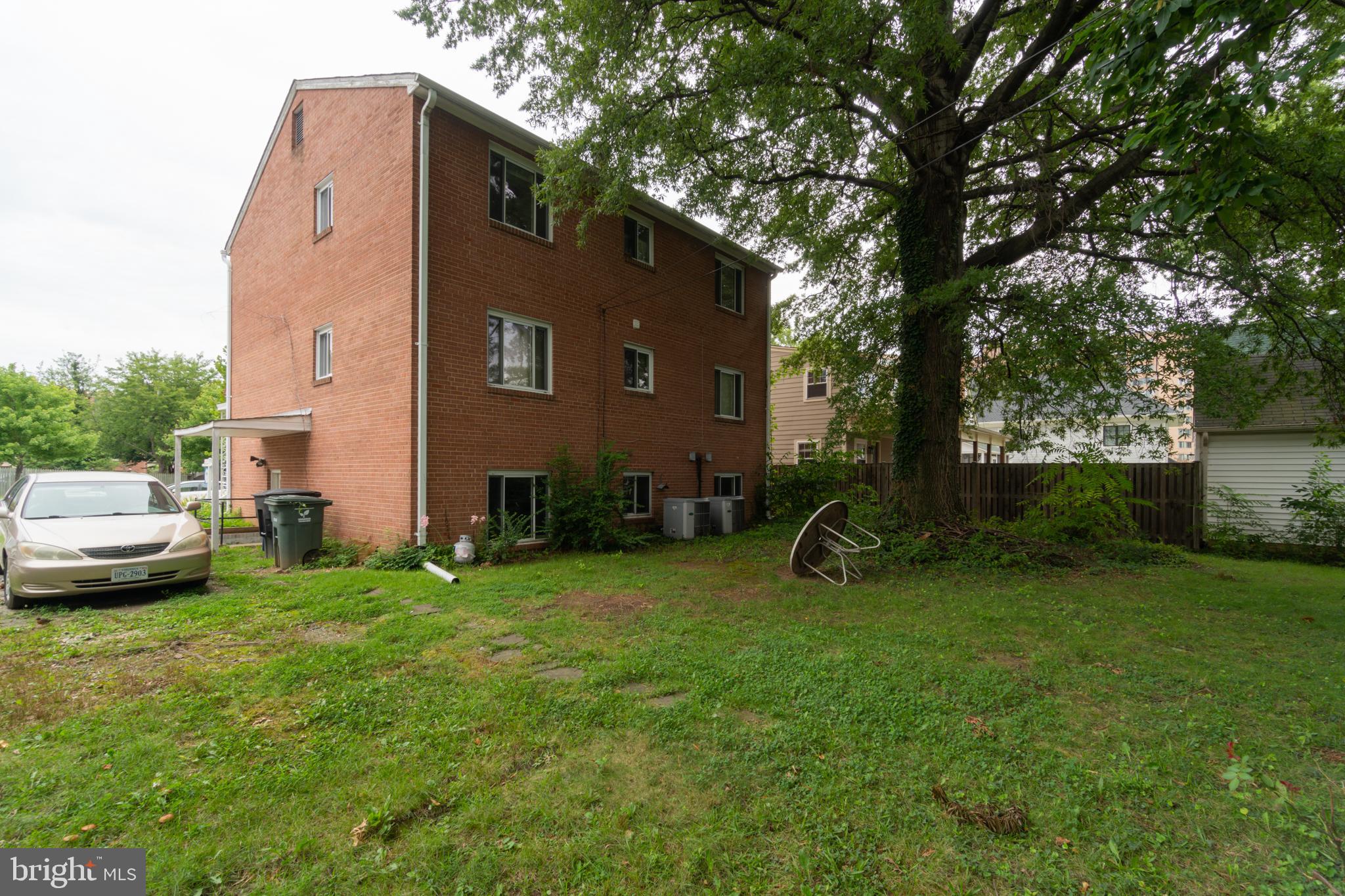 ADDISON HEIGHTS - Residential Lease