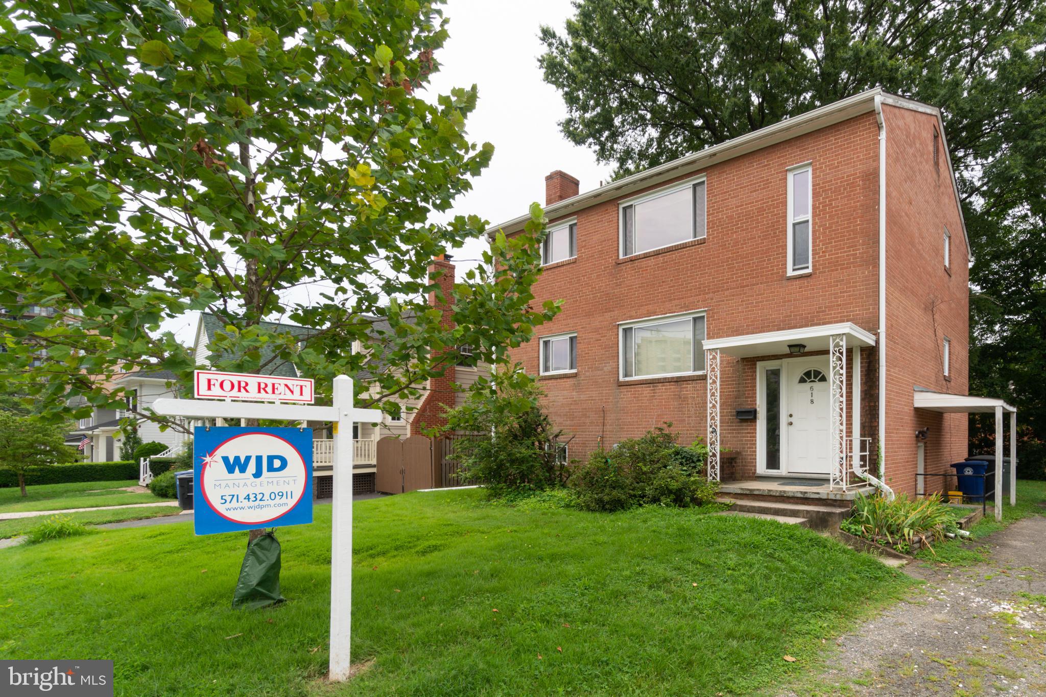 ADDISON HEIGHTS - Residential Lease