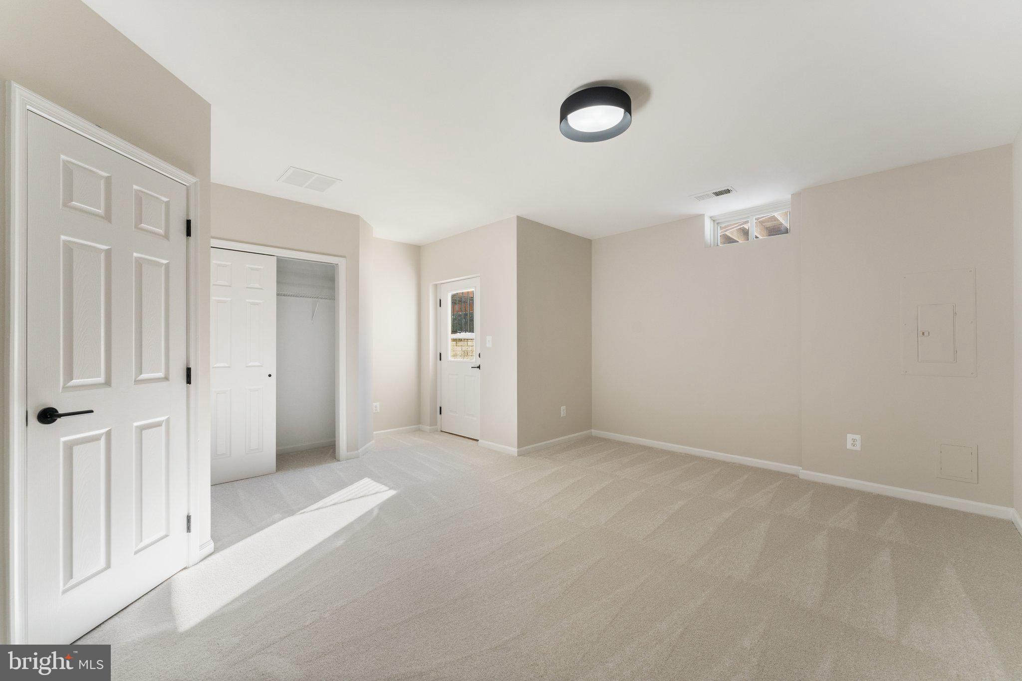 RIVER OAKS-BROOKFIELD CO - Residential