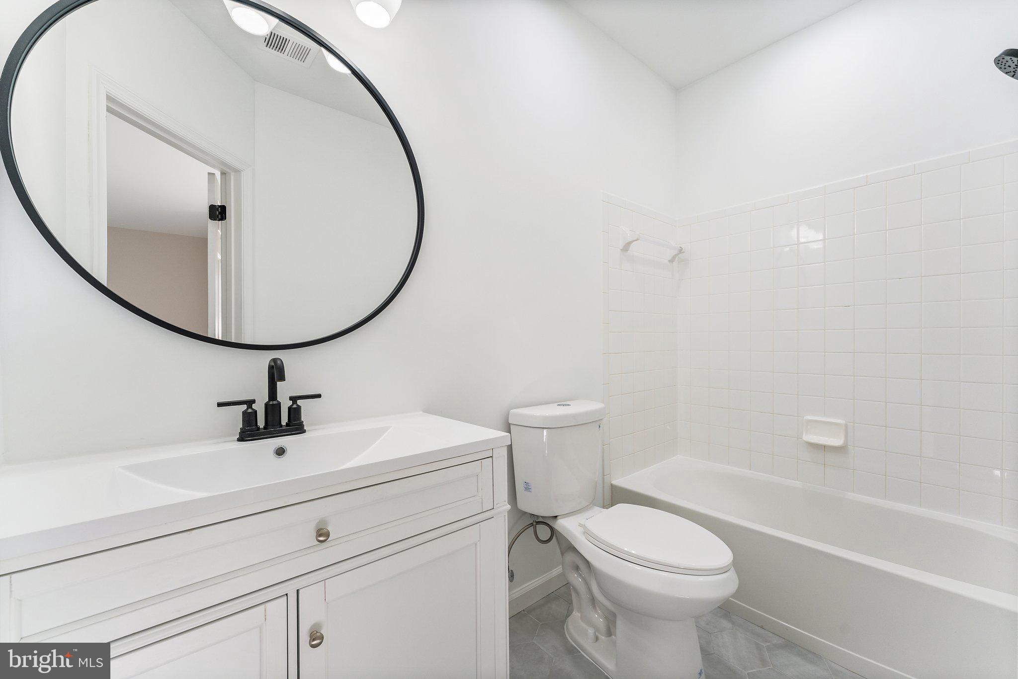 RIVER OAKS-BROOKFIELD CO - Residential