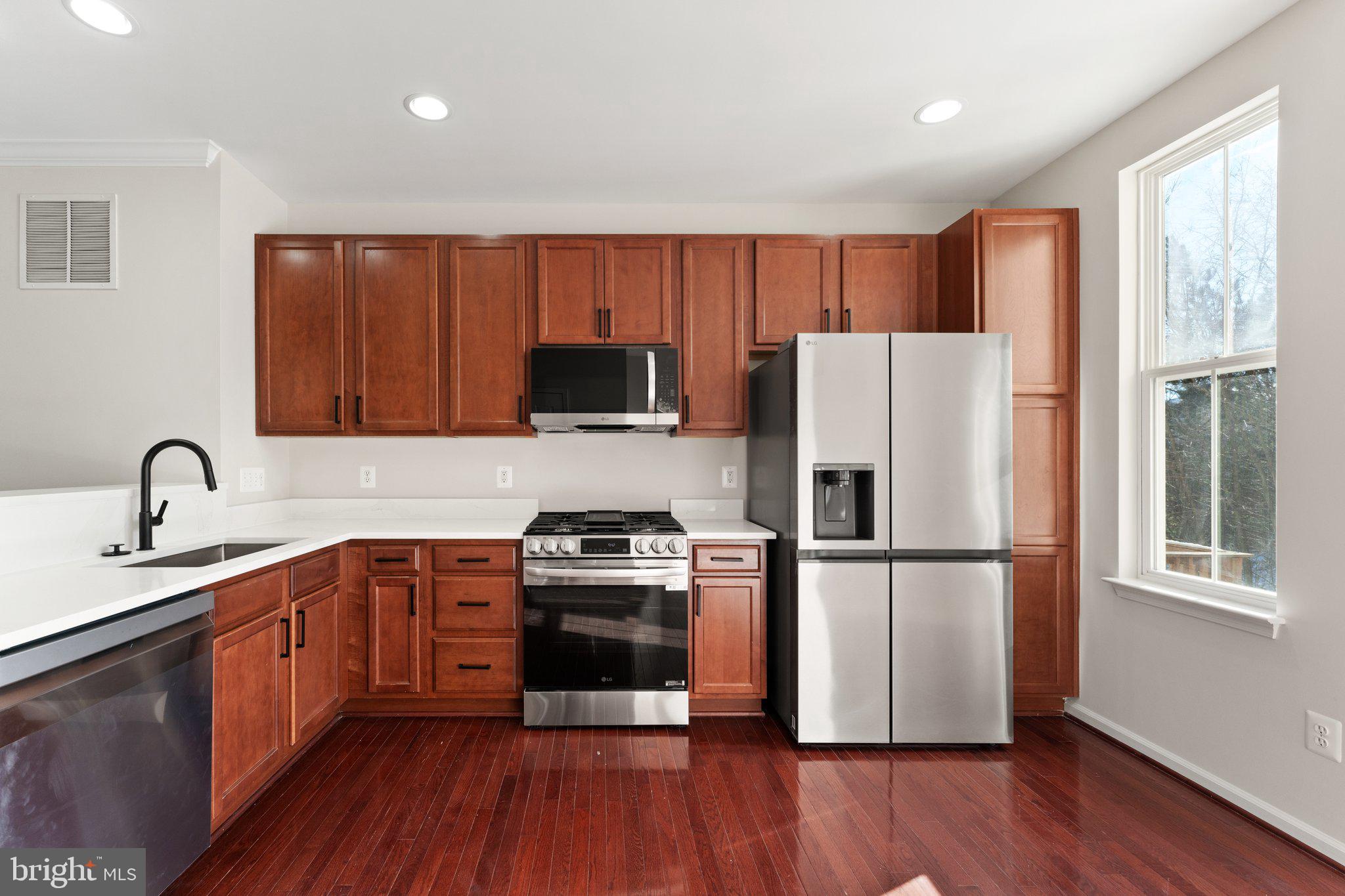 RIVER OAKS-BROOKFIELD CO - Residential