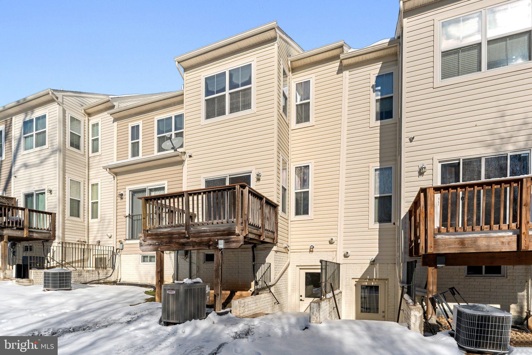 RIVER OAKS-BROOKFIELD CO - Residential