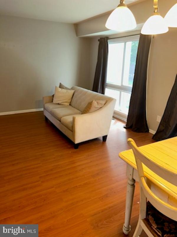 GLEN ORA - PLAT 9 - Residential Lease