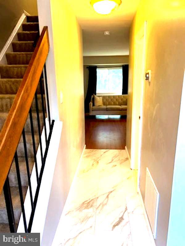 GLEN ORA - PLAT 9 - Residential Lease