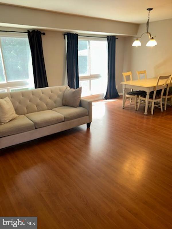 GLEN ORA - PLAT 9 - Residential Lease