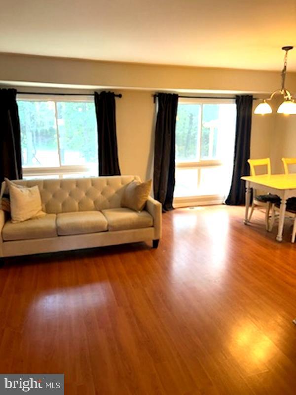 GLEN ORA - PLAT 9 - Residential Lease