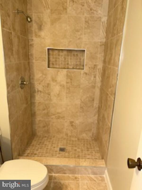 GLEN ORA - PLAT 9 - Residential Lease