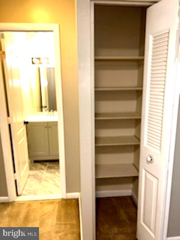 GLEN ORA - PLAT 9 - Residential Lease