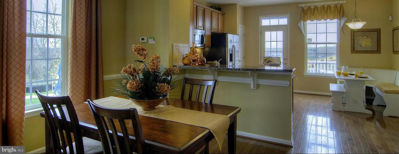 HOWARD SQUARE - Residential