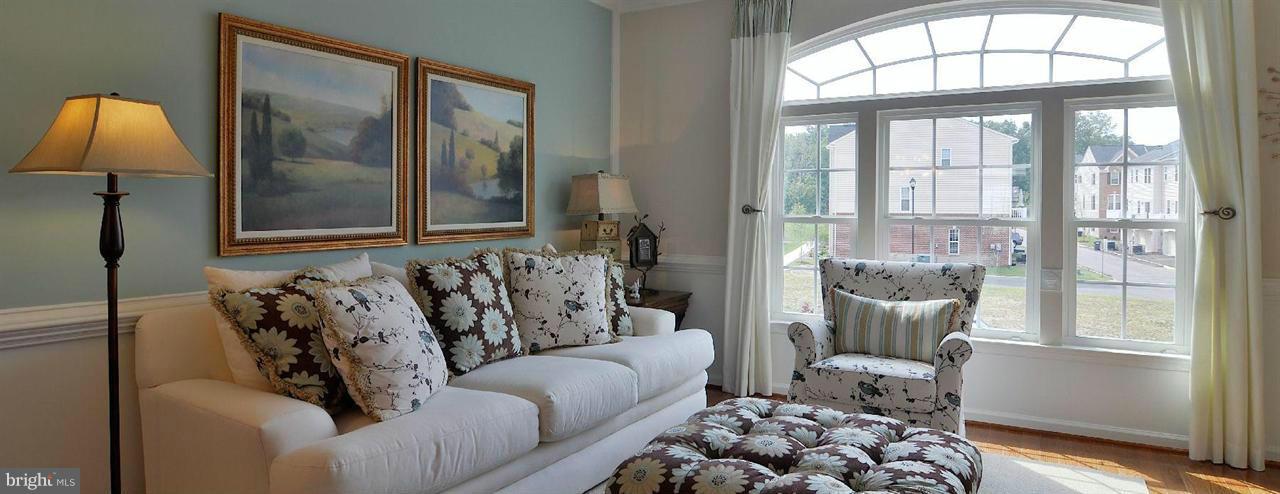 HOWARD SQUARE - Residential