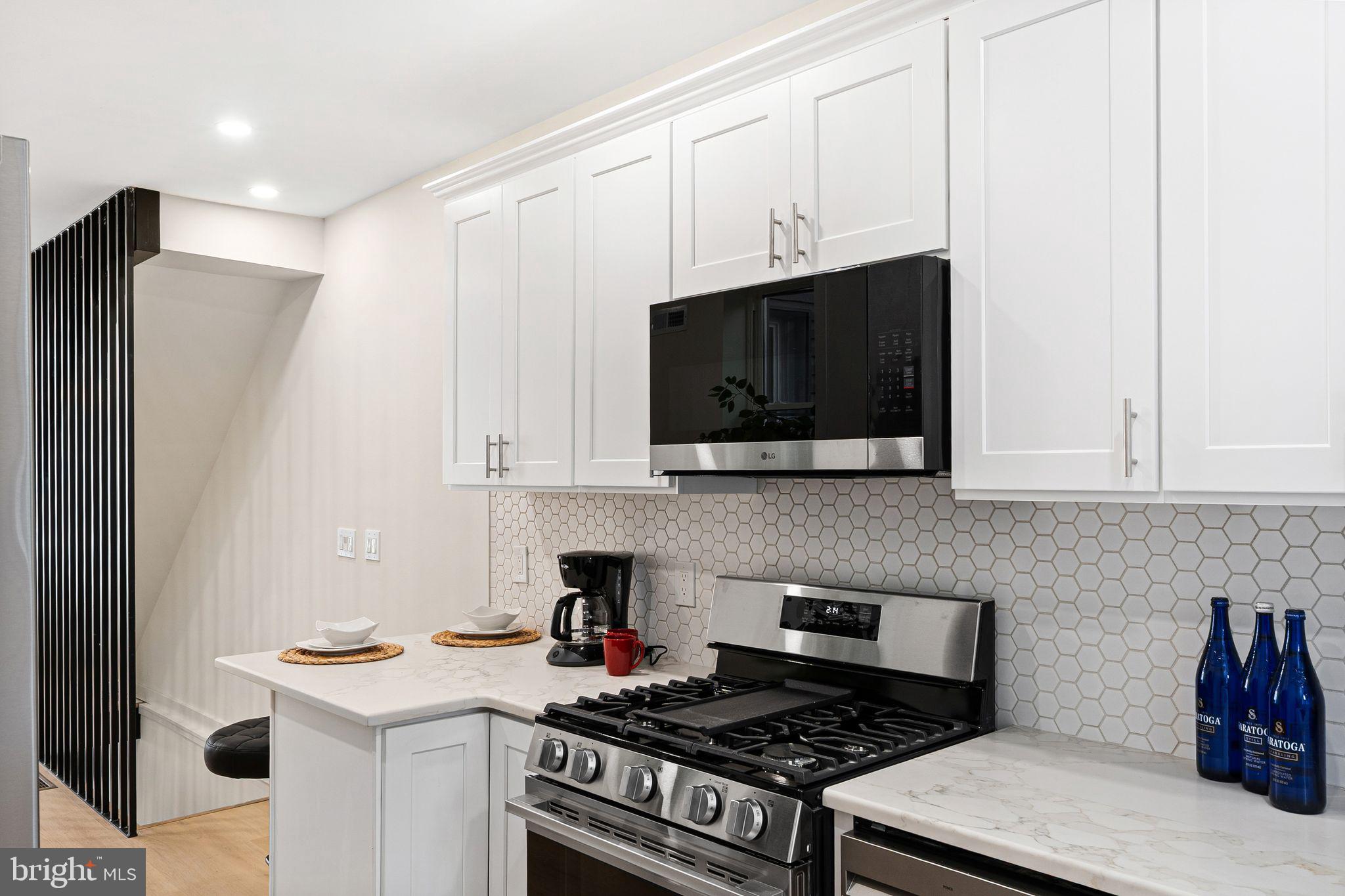 2117 SEARS STREET - Photo 4