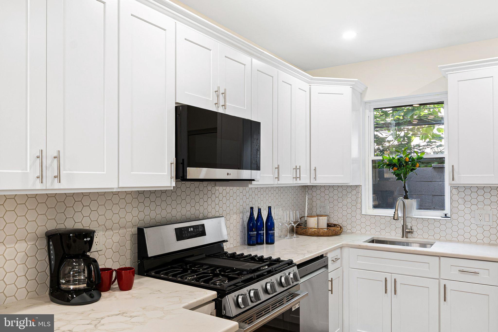 2117 SEARS STREET - Photo 3