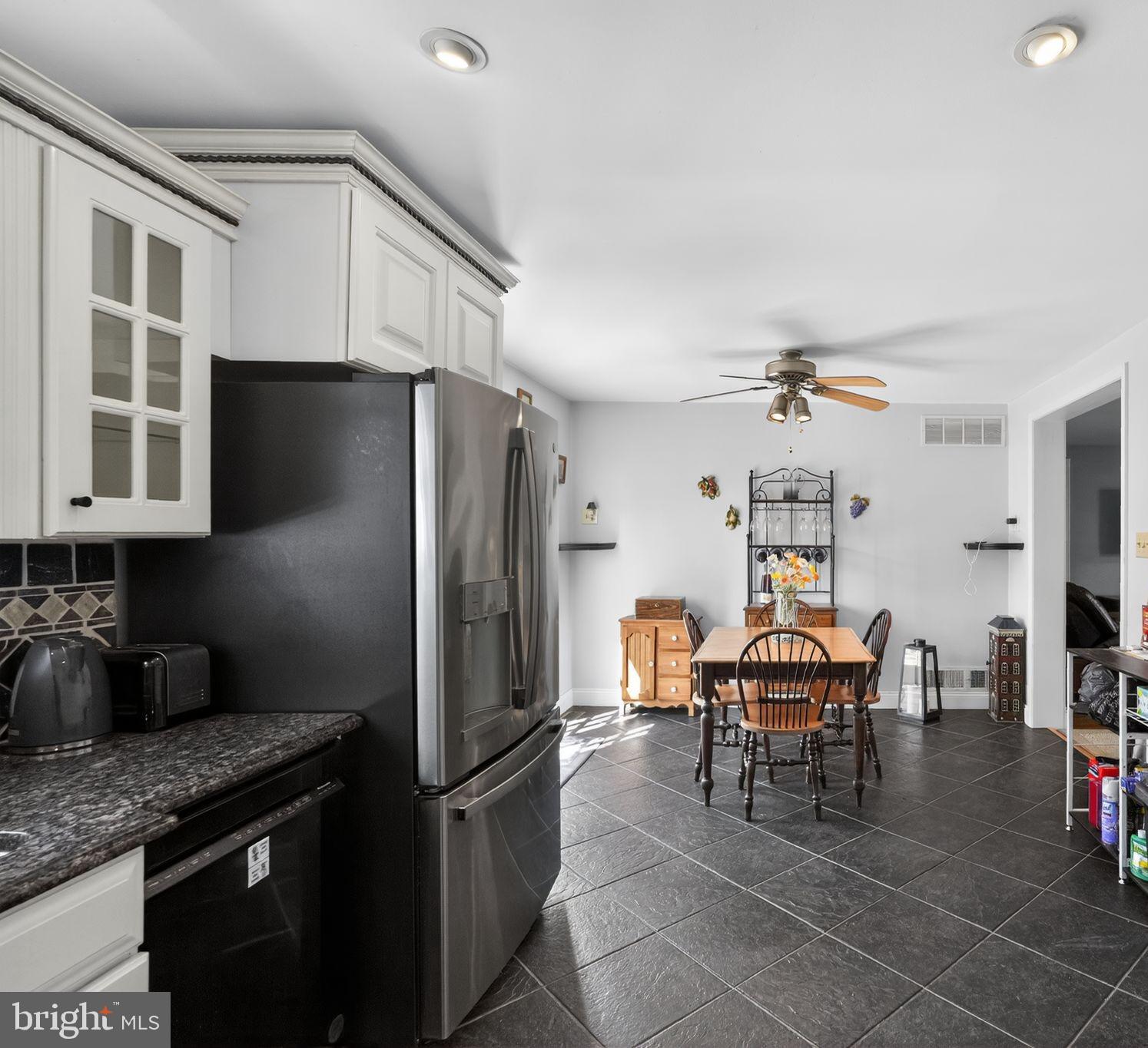CHURCHVILLE MANOR - Residential