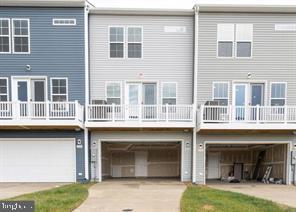 LOFTS AT CREEKSIDE - Residential Lease