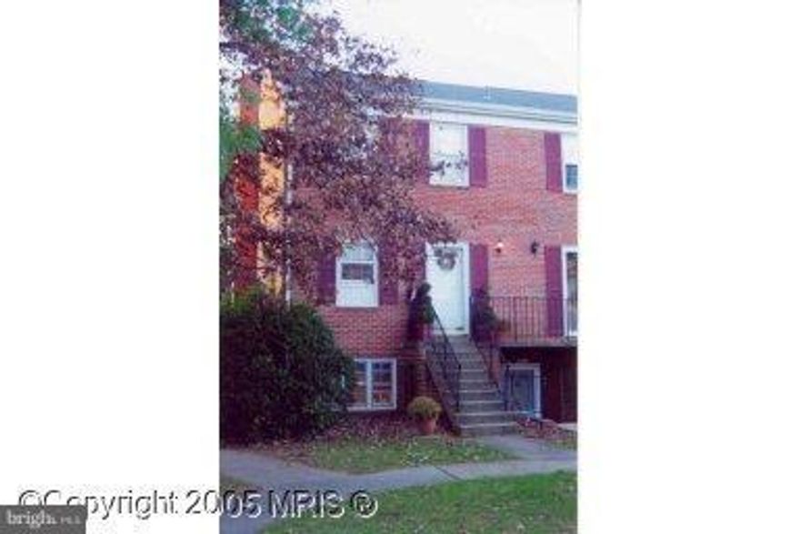 Lovely brick two-level condo in convenient Leeds Square. Two large bedrooms and one full bath on the upper level. Half bath on main level. Property has many upgrades including updated kitchen cabinets, granite counters, stainless steel appliances, wine rack & wine fridge, updated baths. Spacious Living Room features wood burning fireplace and sliding glass door leading to deck. Unit backs to open area. Community amenities include pool, tennis court and tot lot. Walk to Old Town  shopping, restaurants and Greenway!!
Tenants required to enroll in Resident Benefit Program for additional $35/month. Pets on a case by case basis along with a $500 Non-Refundable Pet Fee.