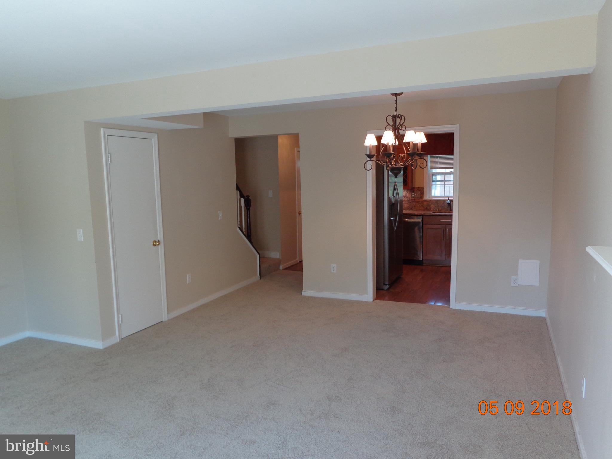 LEEDS SQUARE - Residential Lease