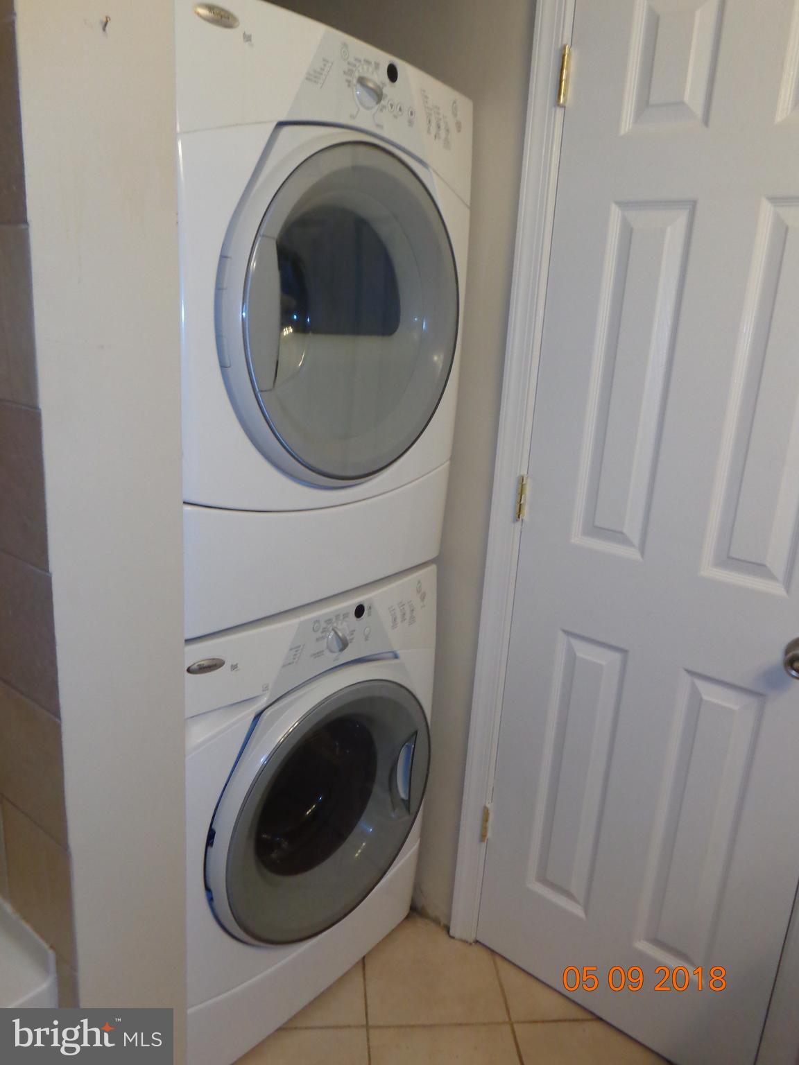 LEEDS SQUARE - Residential Lease