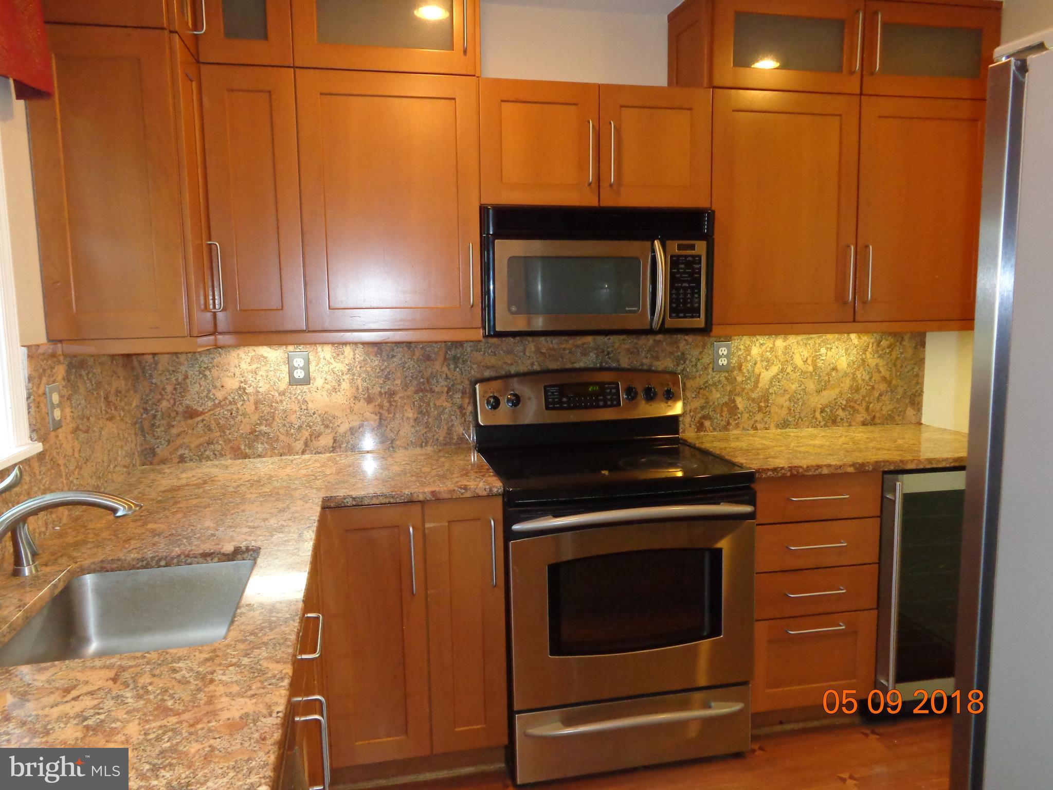 LEEDS SQUARE - Residential Lease