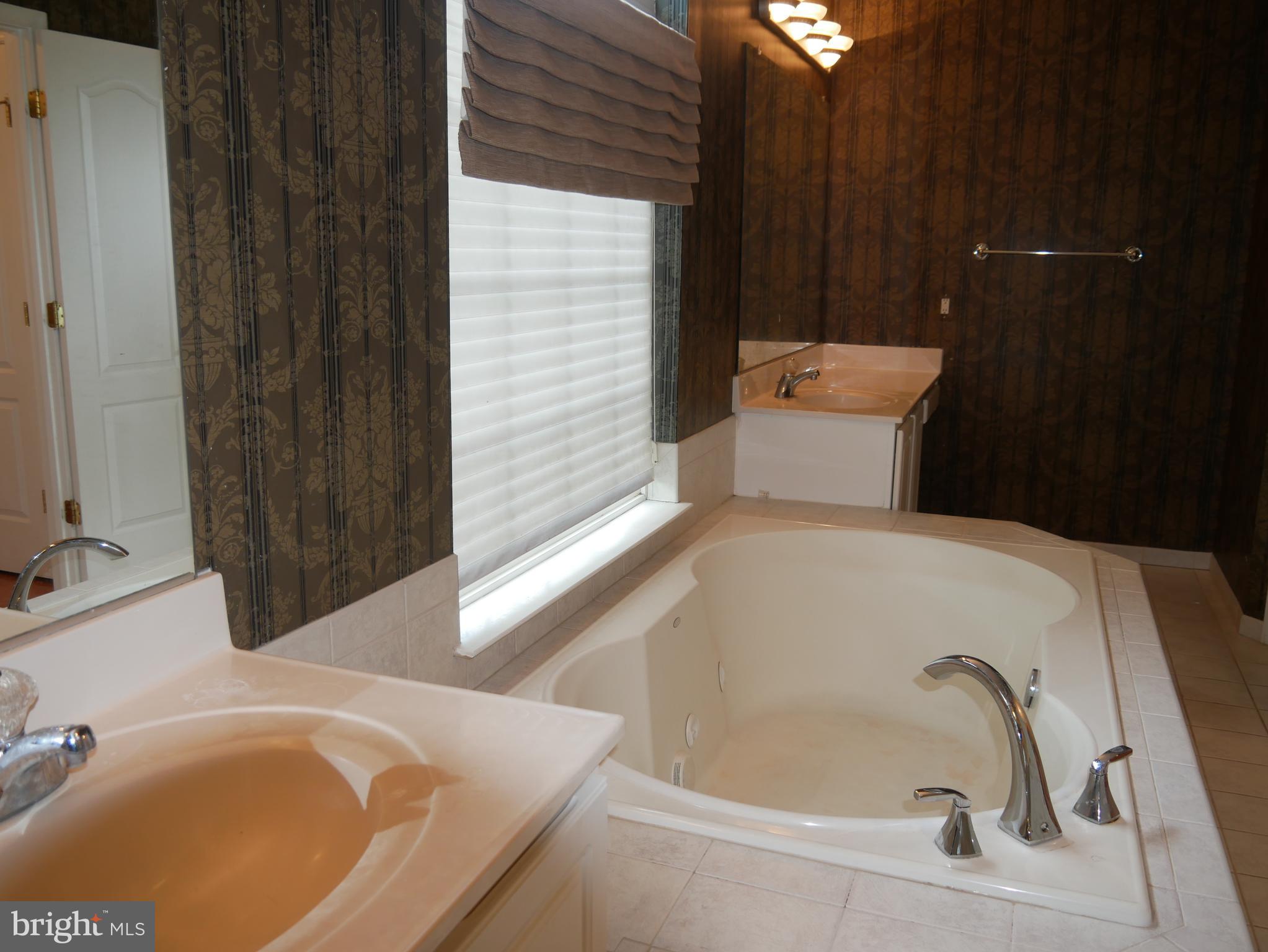 KING FARM WATKINS POND - Residential Lease