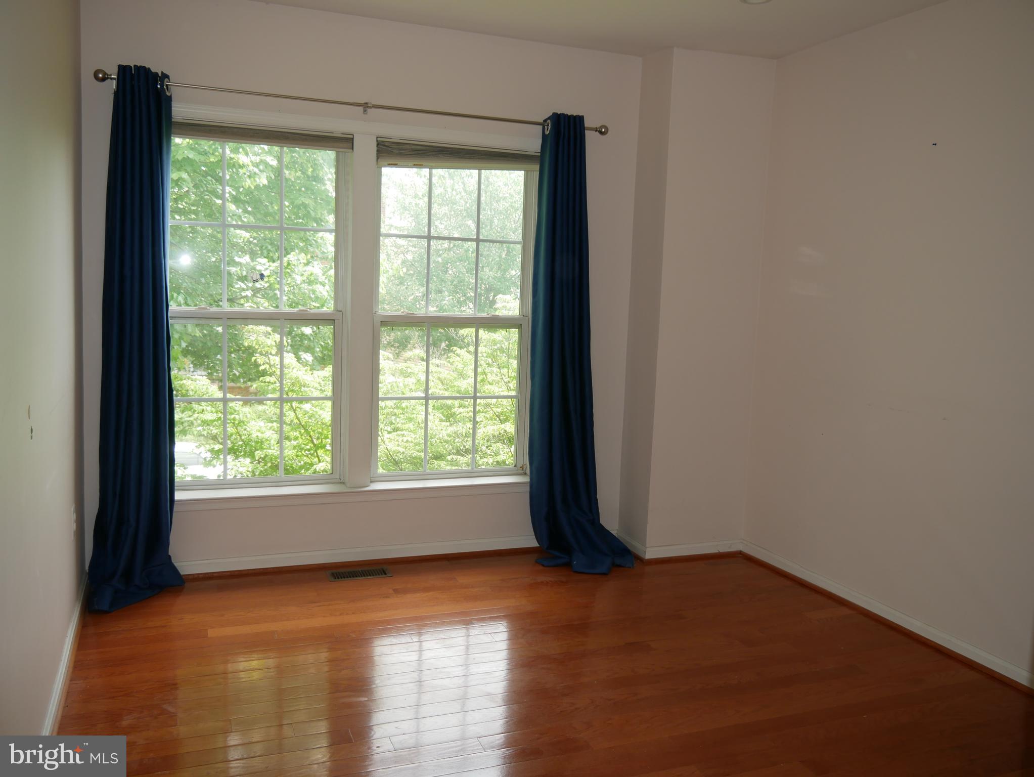 KING FARM WATKINS POND - Residential Lease