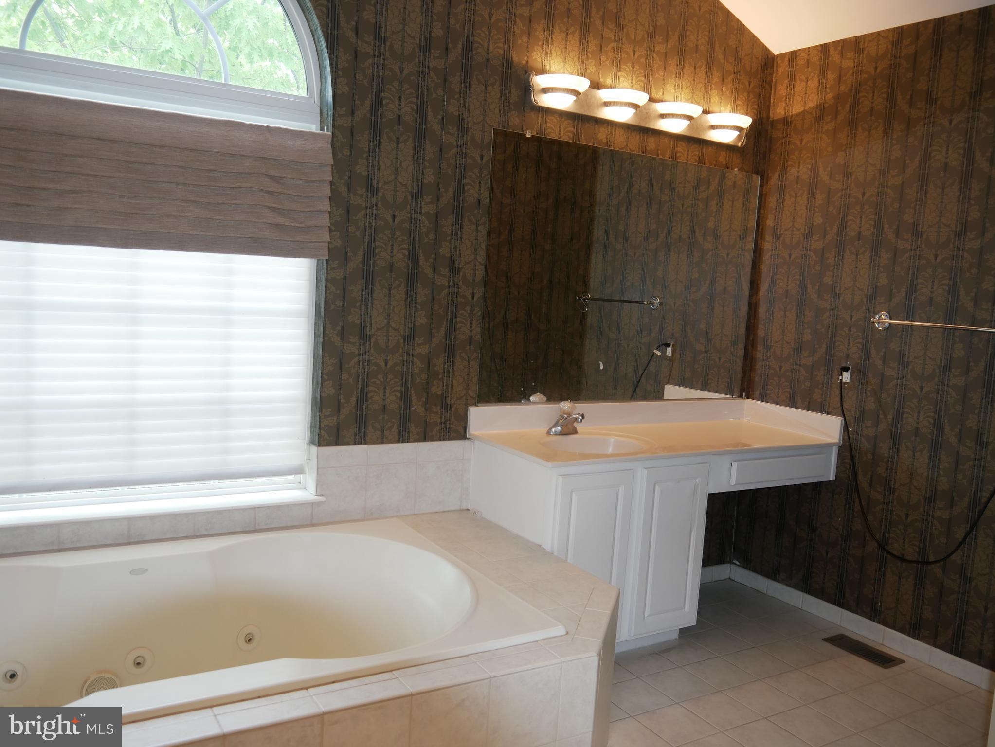 KING FARM WATKINS POND - Residential Lease