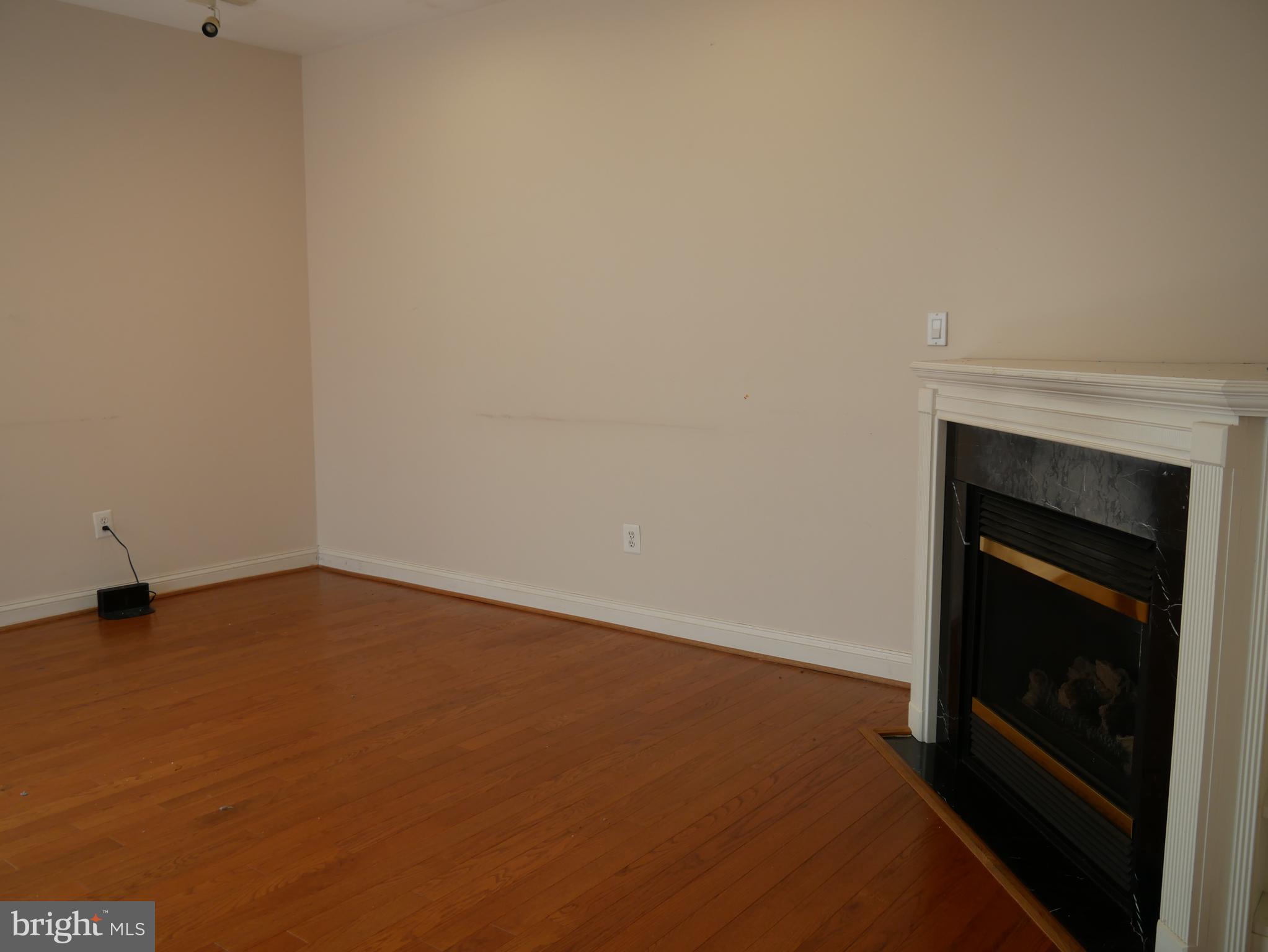 KING FARM WATKINS POND - Residential Lease