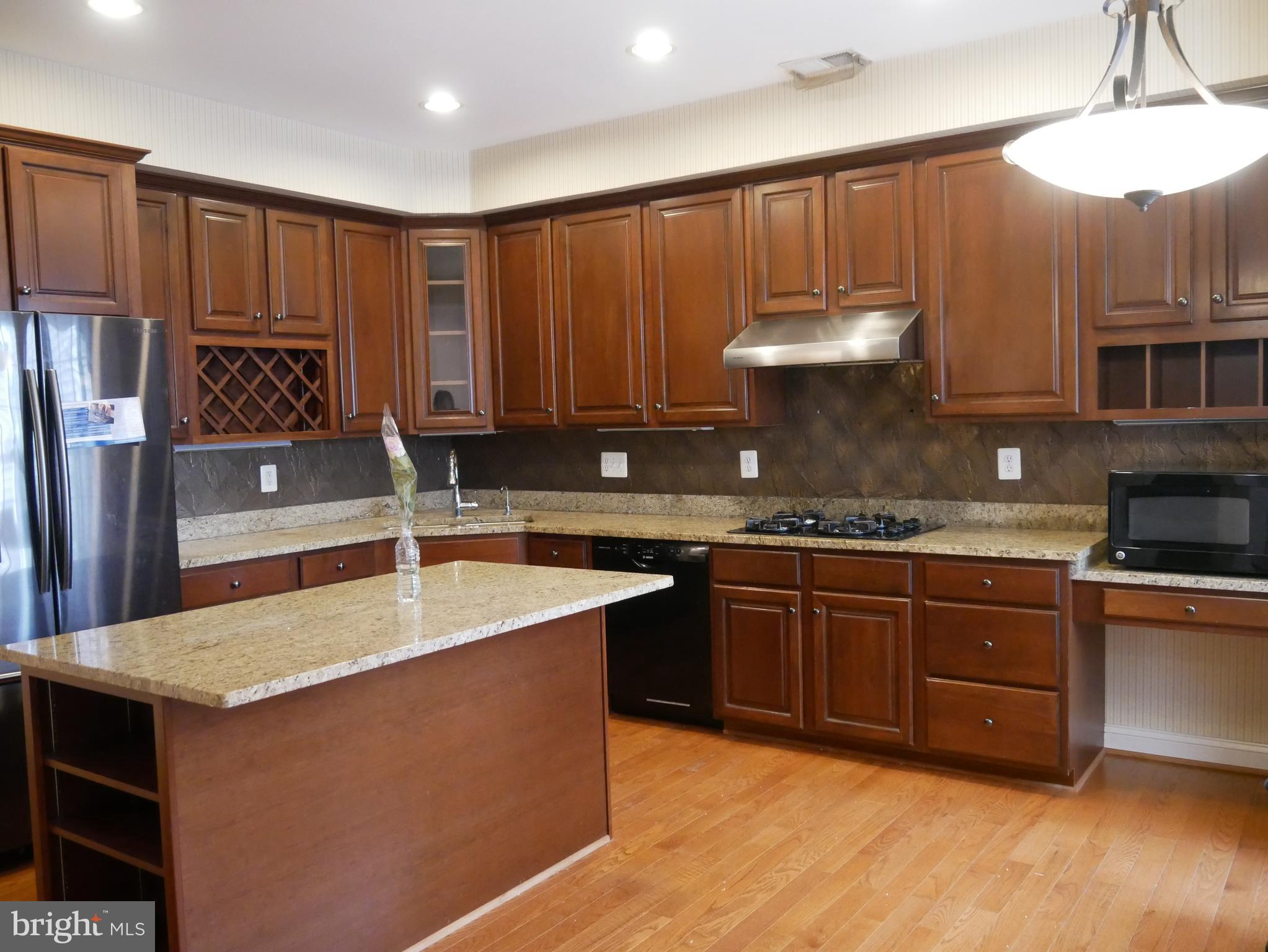 KING FARM WATKINS POND - Residential Lease