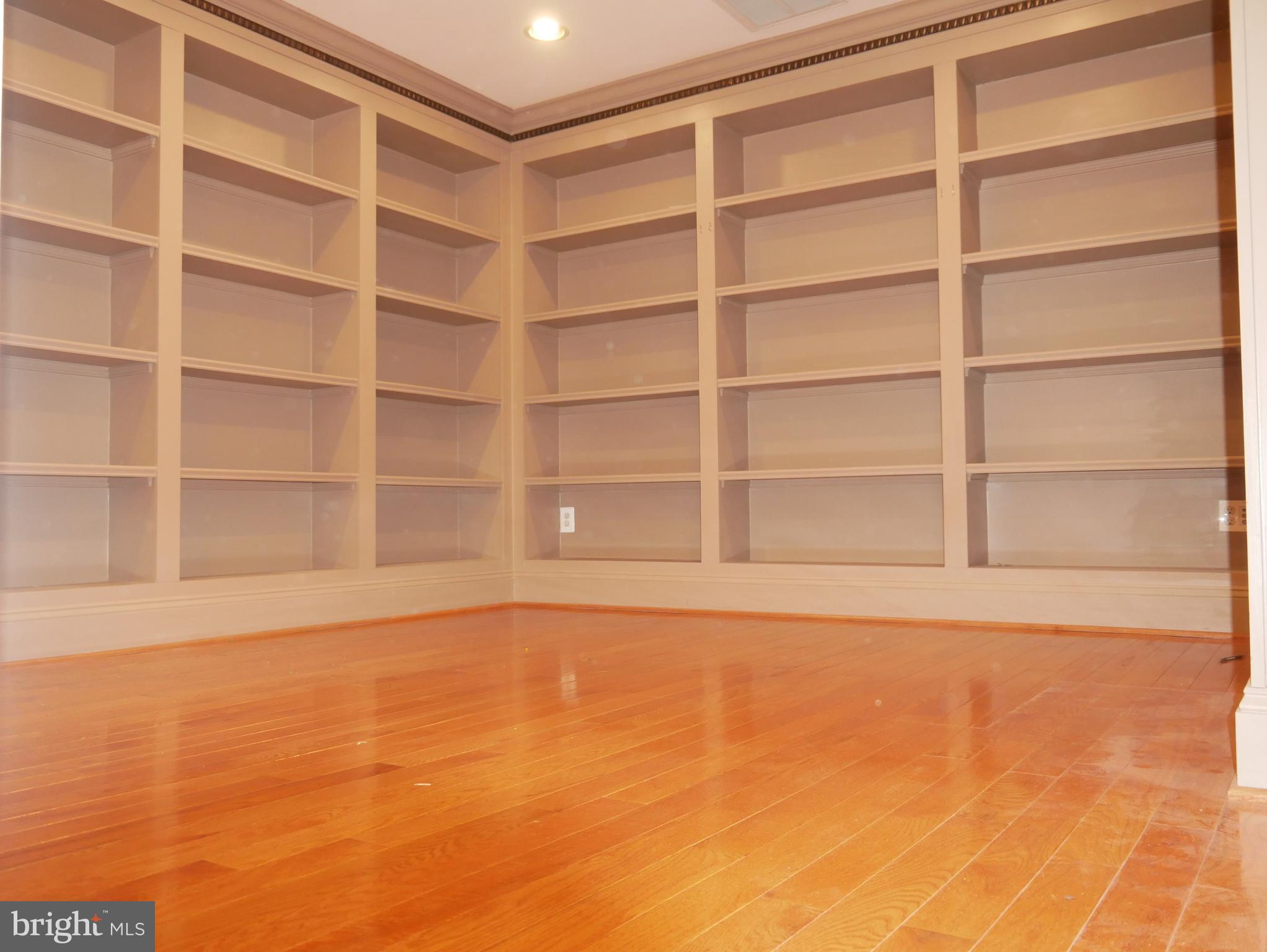 KING FARM WATKINS POND - Residential Lease