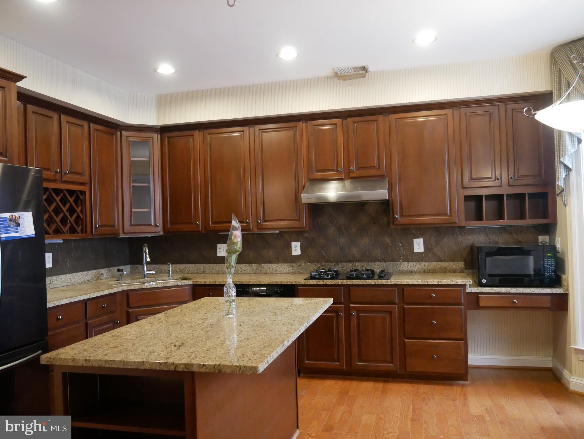 KING FARM WATKINS POND - Residential Lease